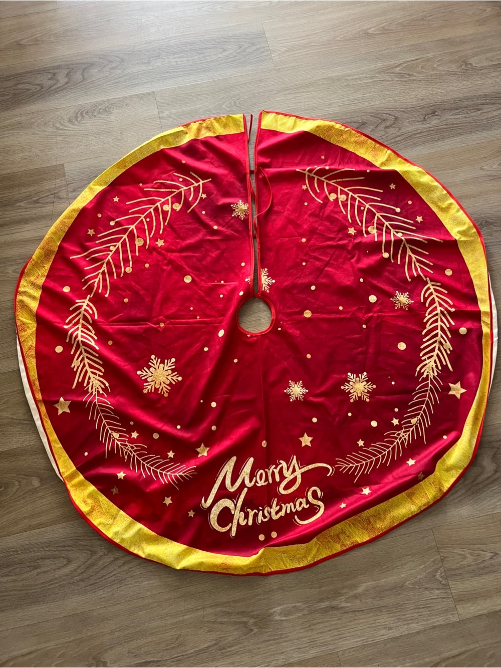 Festive Red & Gold Christmas Tree Skirt - Merry Christmas